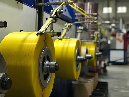 İyi bir fiyat. Hafif üretim hattı için pürüzsüz ve hassas PP bant sargıcısı çevrimiçi